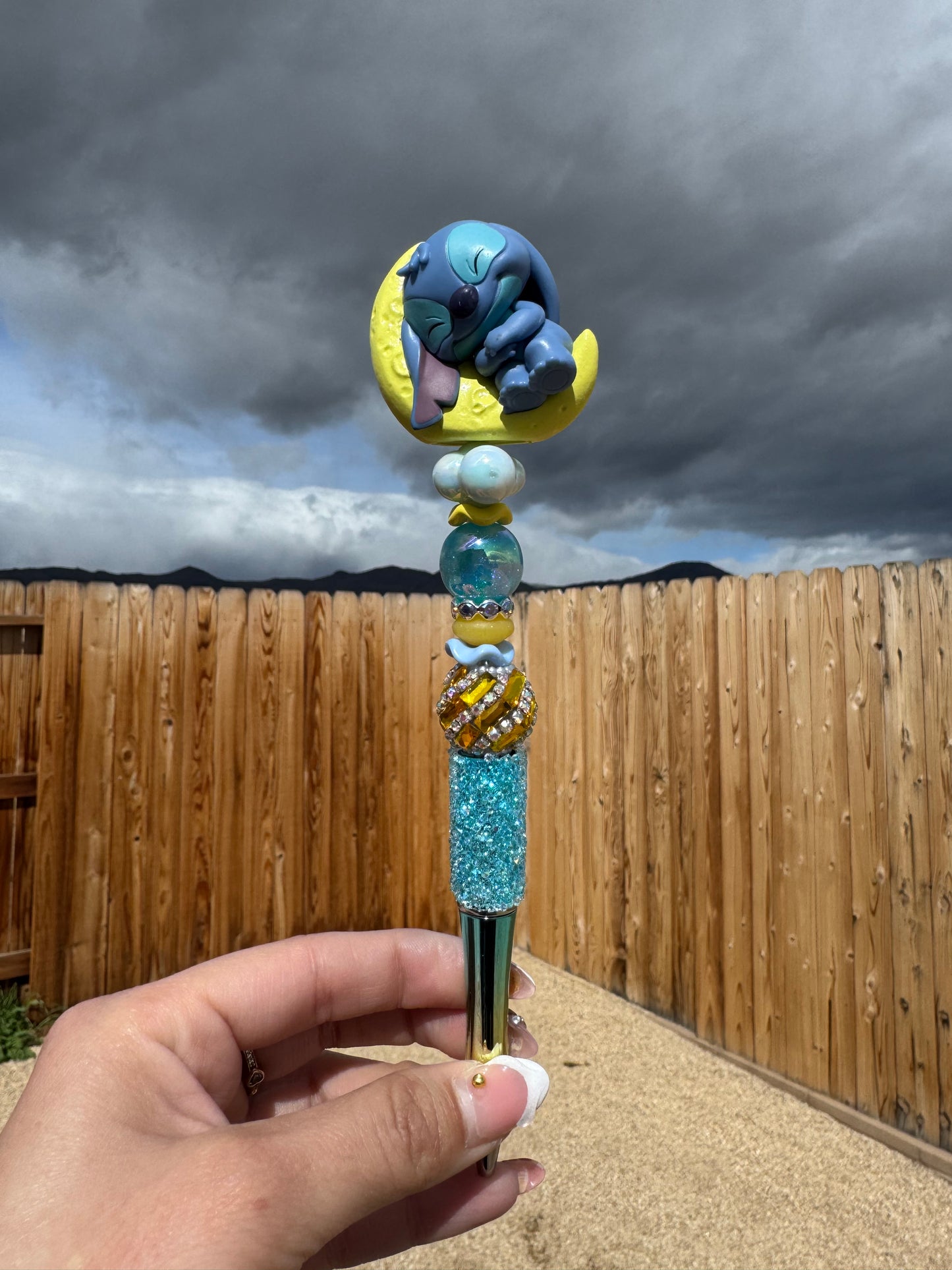 Premade Sleepy Alien Pen